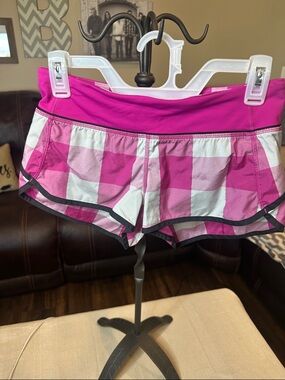 lululemon athletica Women’s Pink Plaid Running Shorts